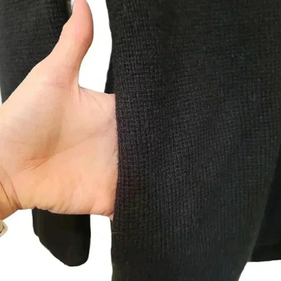 Banana Republic Women's Black Acrylic/Nylon Knit Slouchy Cardigan Sweater w Snap - Picture 5 of 11